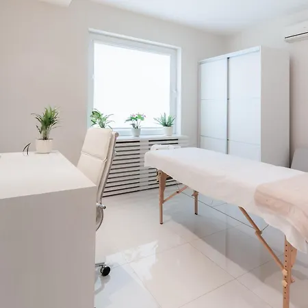 Lux Hedonistic Life Aparthotel